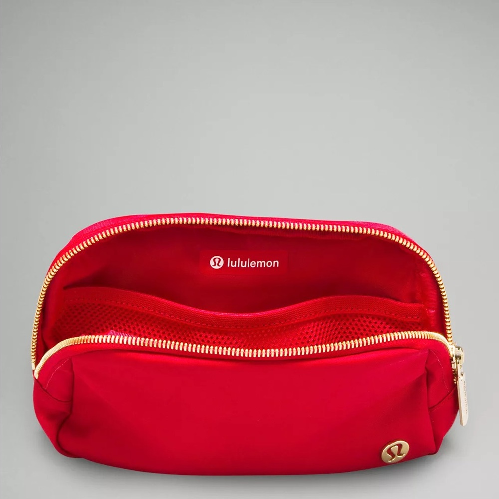 Lululemon lunar new year everywhere belt bag red and gold special edition - Picture 4 of 5